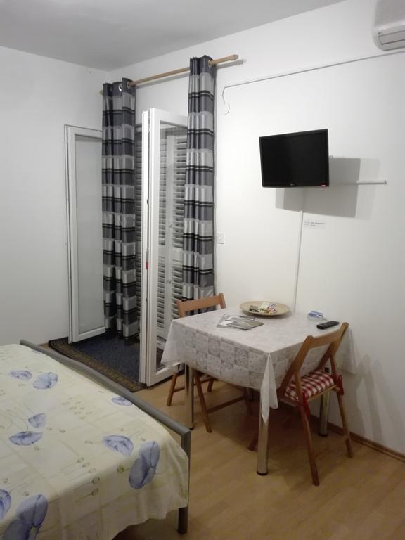 Studio Apartments Ivica Primošten Exteriör bild